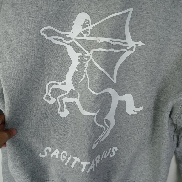Good American Oversized Sagittarius Sweatshirt Size 1/S - Picture 10 of 12